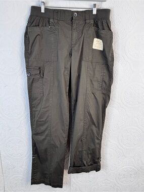 NEW Sonoma Women’s Size 10 Convertible Cargo Pants Color Dark Olive Roll Up Cuff
